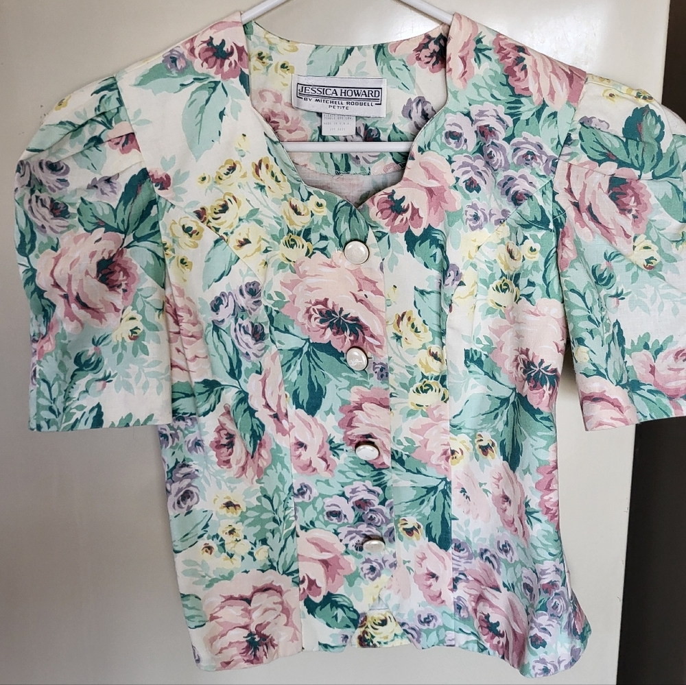 Vintage floral button up blouse